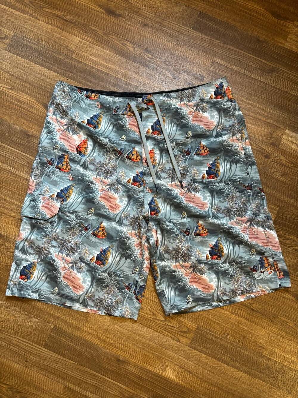 Nike 6.0 Vintage Pirate Ship Graphic Board Shorts. Size 36